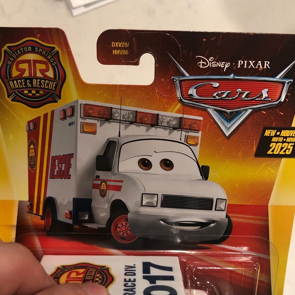 Morgan Martins Race & Rescue Ambulance Toy - Picture 8 of 9